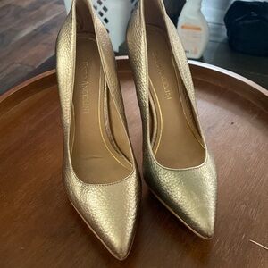 Enzo Angiolini 4” Gold Stilettos Size 6